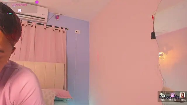 Snapshot of sweetkimmie_ chatting on May 15, 2026, 12:36 pm sweetkimmie online show from May 15, 2026, 12:36 pm