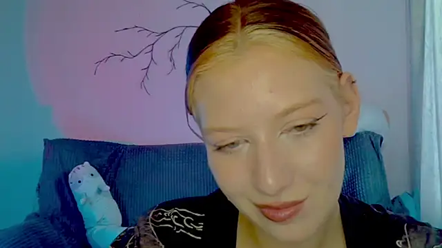 Snapshot of earn_my_lily chatting on April 14, 2026, 8:41 am earn my lily online show from April 14, 2026, 8:41 am