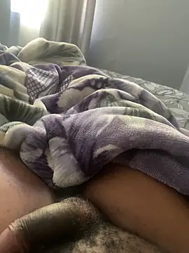 leezo  online show from April 6, 2026, 3:02 pm