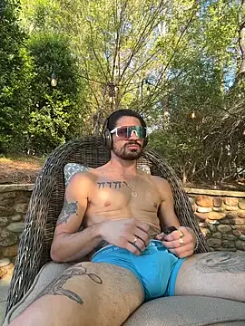 Snapshot of Jcboo14 chatting on April 10, 2026, 10:06 pm Jcboo14 online show from April 10, 2026, 10:06 pm