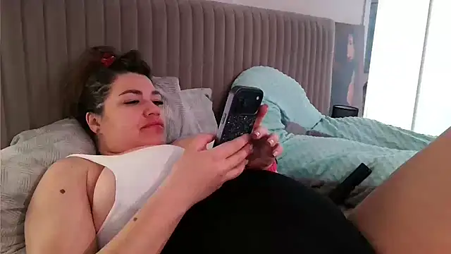 Snapshot of miss_preggie chatting on April 15, 2026, 6:34 pm miss preggie online show from April 15, 2026, 6:34 pm