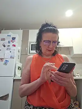 Snapshot of LaliaMia chatting on February 9, 2026, 4:43 am LaliaMia online show from February 9, 2026, 4:43 am