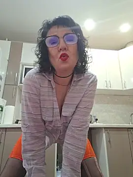 Snapshot of LaliaMia chatting on February 7, 2026, 4:20 am LaliaMia online show from February 7, 2026, 4:20 am