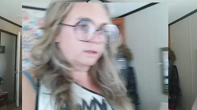 Blondejenn online show from April 23, 2026, 5:25 pm