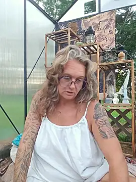 Blondejenn online show from July 9, 2026, 11:31 am