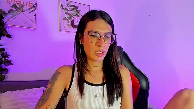 Snapshot of Maddie_Ray chatting on June 3, 2026, 2:33 pm Maddie Ray online show from June 3, 2026, 2:33 pm