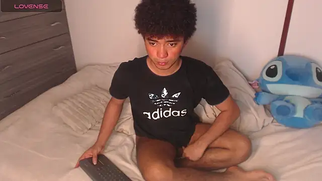 felipecams online show from June 17, 2026, 7:52 am