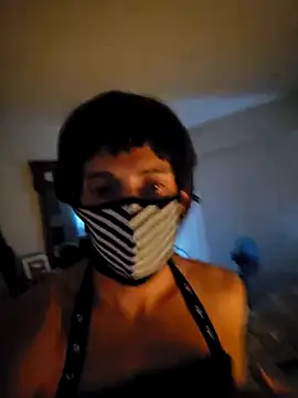 Wayuphornybttm online show from April 5, 2026, 11:55 pm