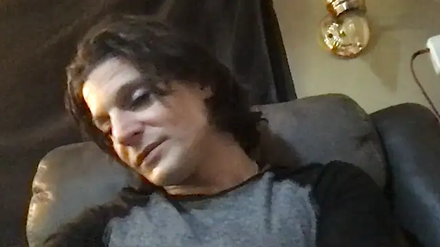 GypsiiCornel online show from April 20, 2026, 4:59 am