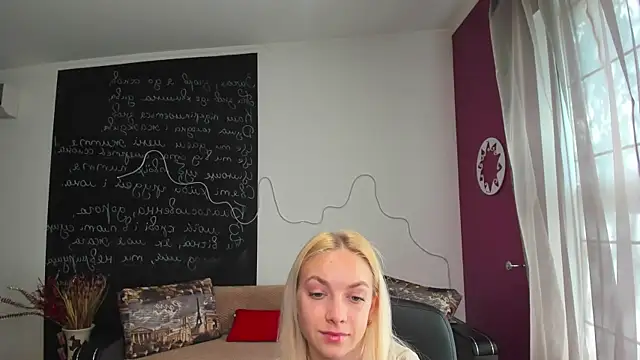 Snapshot of SonnySofia chatting on May 22, 2026, 5:49 am SonnySofia online show from May 22, 2026, 5:49 am