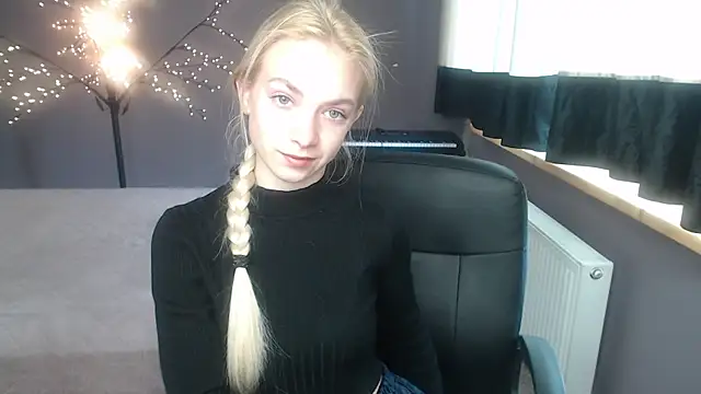 Snapshot of SonnySofia chatting on April 22, 2026, 5:36 am SonnySofia online show from April 22, 2026, 5:36 am