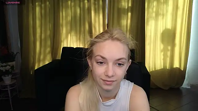 Snapshot of SonnySofia chatting on May 6, 2026, 5:33 am SonnySofia online show from May 6, 2026, 5:33 am