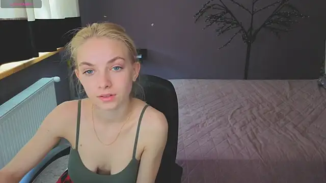 Snapshot of SonnySofia chatting on April 30, 2026, 7:15 am SonnySofia online show from April 30, 2026, 7:15 am