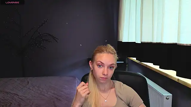 Snapshot of SonnySofia chatting on May 12, 2026, 5:48 am SonnySofia online show from May 12, 2026, 5:48 am