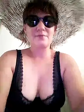 Snapshot of Maggie38 chatting on July 24, 2026, 12:34 pm Maggie38 online show from July 24, 2026, 12:34 pm