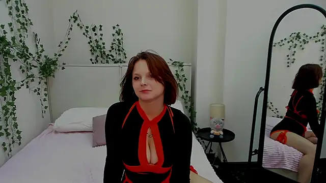 Snapshot of Charlotte_Stee chatting on July 2, 2026, 3:23 am Charlotte Stee online show from July 2, 2026, 3:23 am