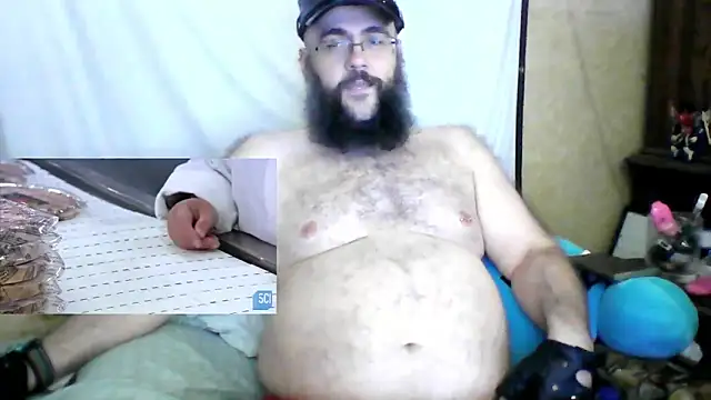 Snapshot of BriTheTopBear chatting on June 13, 2026, 11:45 pm BriTheTopBear online show from June 13, 2026, 11:45 pm