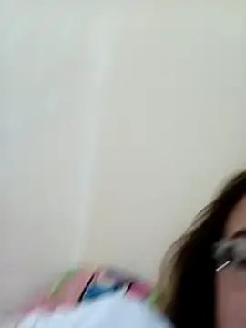 Snapshot of Nisrin_ay chatting on April 10, 2026, 8:16 pm Nisrin ay online show from April 10, 2026, 8:16 pm