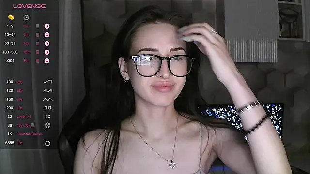 KellyMur  online show from May 8, 2026, 4:22 pm