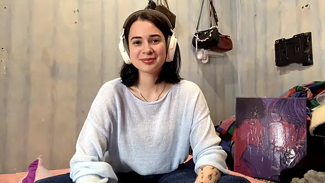 LanoraBilecki online show from April 9, 2026, 10:43 am