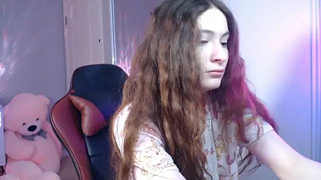 solitudebby online show from May 16, 2026, 9:03 pm