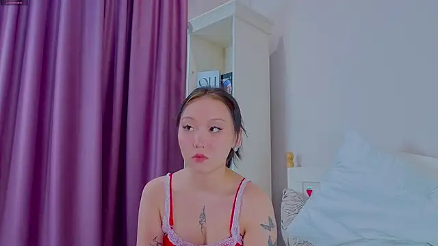 Snapshot of MicaelaCubr chatting on May 23, 2026, 1:04 am MicaelaCubr online show from May 23, 2026, 1:04 am