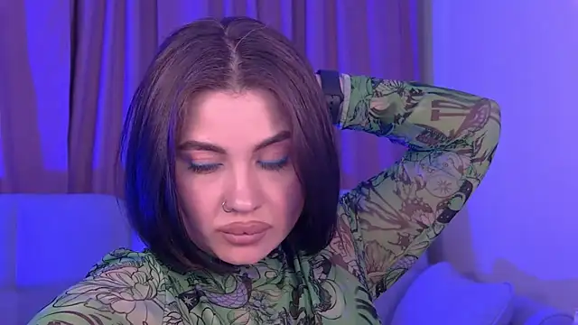 Snapshot of AdrianaToress chatting on May 27, 2026, 2:08 am AdrianaToress online show from May 27, 2026, 2:08 am