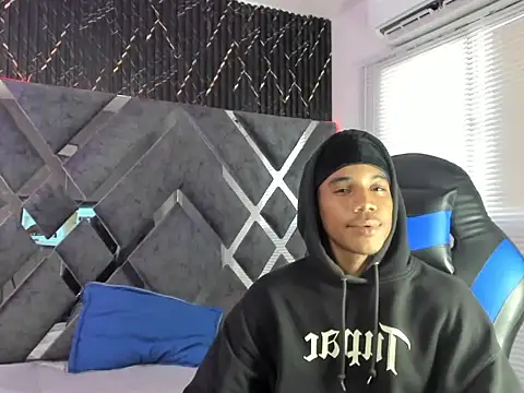 Snapshot of axel_silva4 chatting on May 17, 2026, 7:36 pm axel silva4 online show from May 17, 2026, 7:36 pm