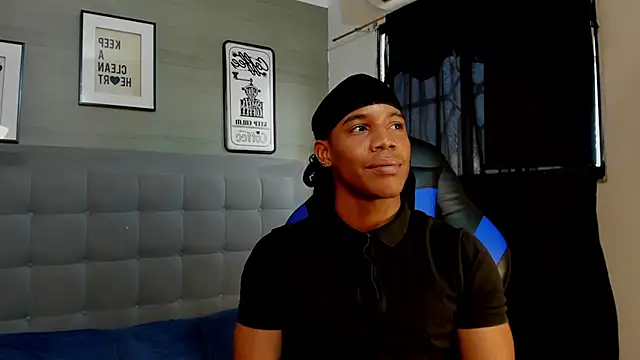 Snapshot of axel_silva4 chatting on April 15, 2026, 12:32 pm axel silva4 online show from April 15, 2026, 12:32 pm
