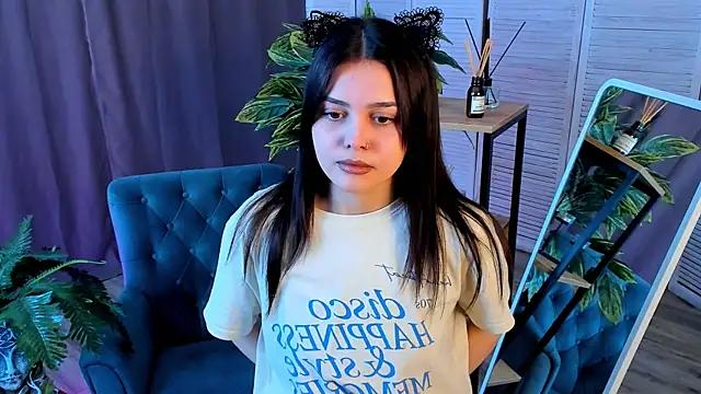 Snapshot of MarianneAuvil chatting on April 10, 2026, 4:41 am MarianneAuvil online show from April 10, 2026, 4:41 am