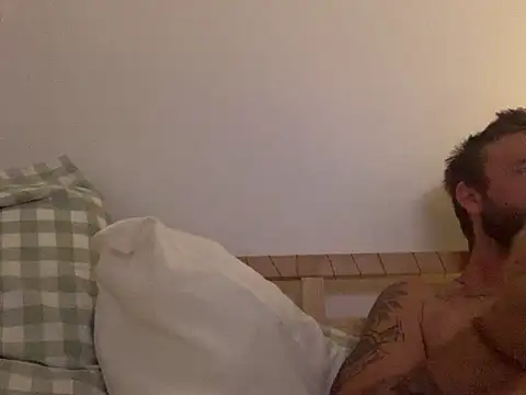 Snapshot of boredomgotus chatting on April 12, 2026, 12:19 pm boredomgotus online show from April 12, 2026, 12:19 pm