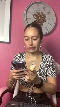 DulceLatinaxo online show from July 1, 2026, 7:14 pm