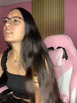 DulceLatinaxo online show from June 25, 2026, 8:03 pm