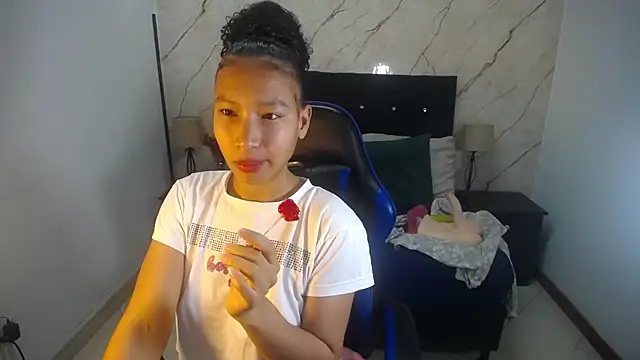 hasley cute online show from May 5, 2026, 7:28 pm