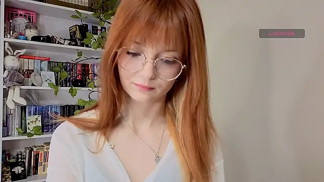 Snapshot of Lilyrin chatting on May 11, 2026, 8:28 pm Lilyrin online show from May 11, 2026, 8:28 pm