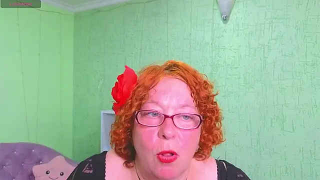 Snapshot of Fara_Flutte chatting on June 12, 2026, 12:58 pm Fara Flutte online show from June 12, 2026, 12:58 pm
