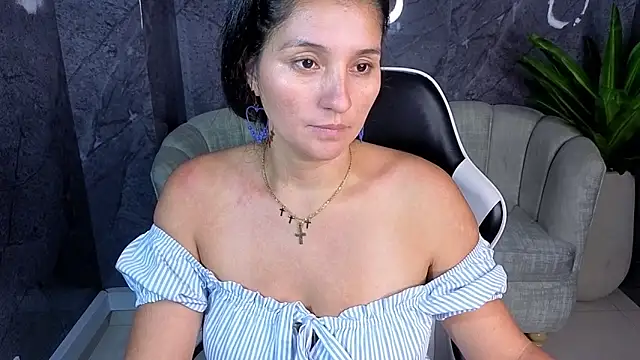 Snapshot of Alisson_tx_ chatting on April 17, 2026, 9:45 am Alisson tx online show from April 17, 2026, 9:45 am