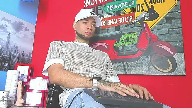 Snapshot of Daniel_huge22 chatting on April 25, 2026, 1:52 pm Daniel huge22 online show from April 25, 2026, 1:52 pm