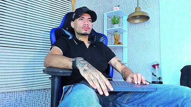 Daniel huge22 online show from June 20, 2026, 2:33 pm