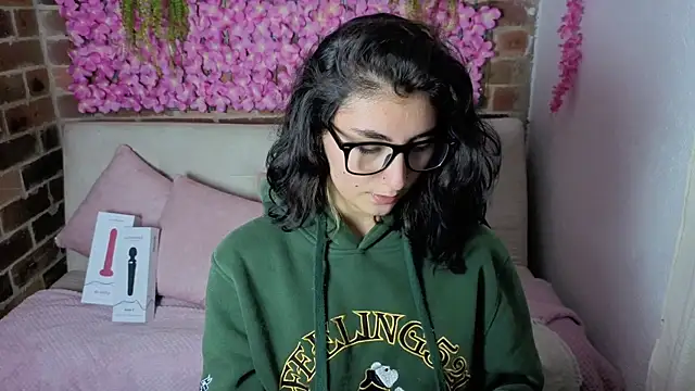 Snapshot of darknesscosplayer56 chatting on April 7, 2026, 1:29 am darknesscosplayer56 online show from April 7, 2026, 1:29 am