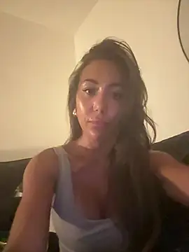 naughtyfriendsplay online show from May 27, 2026, 11:34 pm