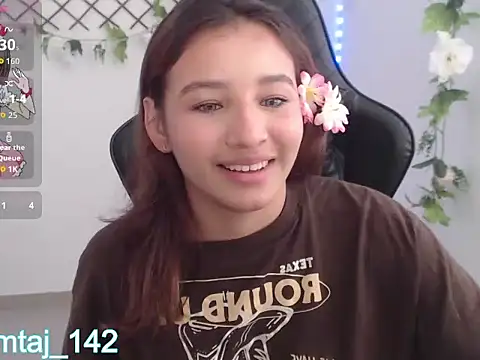 Snapshot of kimtaj_x chatting on April 29, 2026, 5:30 pm kimtaj x online show from April 29, 2026, 5:30 pm