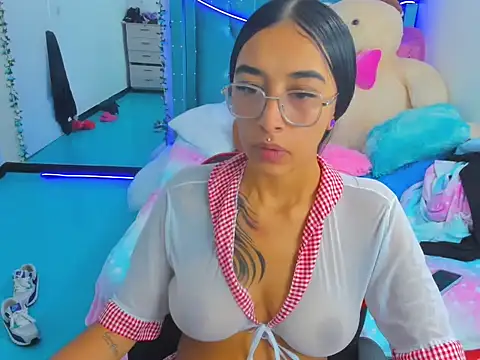 Snapshot of valery_taylor_1 chatting on April 23, 2026, 5:58 am valery taylor 1 online show from April 23, 2026, 5:58 am