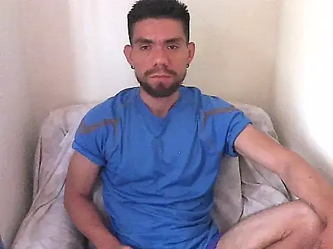 Snapshot of thomas2wood chatting on June 24, 2026, 8:28 pm thomas2wood online show from June 24, 2026, 8:28 pm