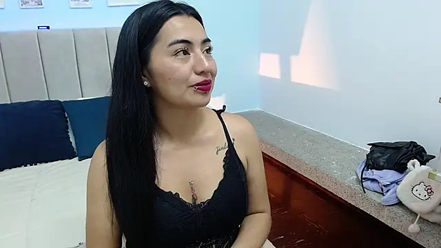 Snapshot of Candy_Brm chatting on April 9, 2026, 3:52 am Candy Brm online show from April 9, 2026, 3:52 am