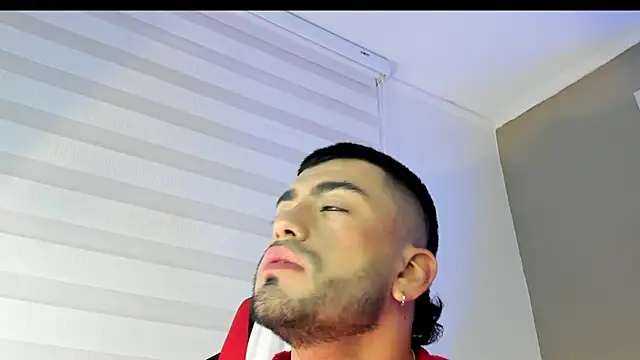 Snapshot of Alexander_Diazz chatting on April 22, 2026, 12:23 pm Alexander Diazz online show from April 22, 2026, 12:23 pm
