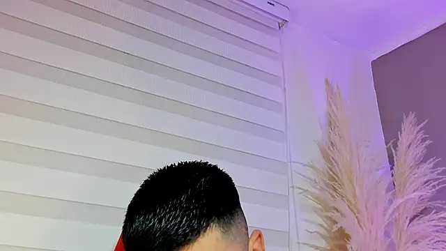 Snapshot of Alexander_Diazz chatting on May 7, 2026, 12:30 pm Alexander Diazz online show from May 7, 2026, 12:30 pm