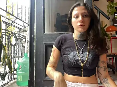 Lollych3rryp0p online show from April 13, 2026, 8:13 pm