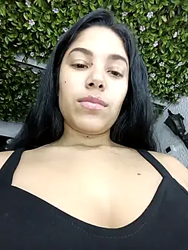 Snapshot of BrendaBloom_ chatting on April 21, 2026, 2:03 am BrendaBloom online show from April 21, 2026, 2:03 am
