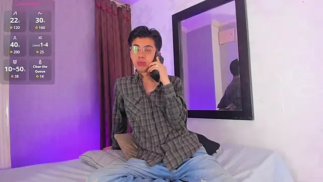 Snapshot of youn_rider chatting on April 29, 2026, 7:42 pm youn rider online show from April 29, 2026, 7:42 pm